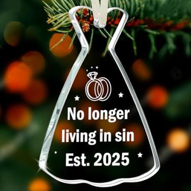 Imagem de Enfeites engraçados de vidro para recém-casados 2025 – No Longer Living in Sin, decoração de Natal, lembrança de feriado de casal, presente de casamento de noivado para marido, esposa, namorado