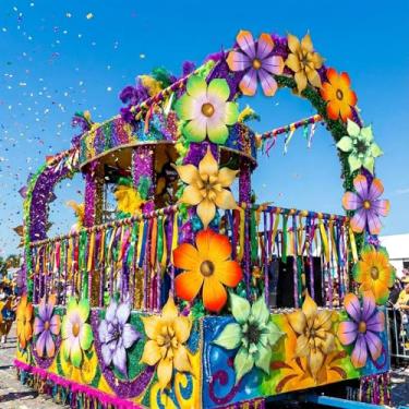 Imagem de Gueevin 12 peças de decoração de carnaval flutuante de papel colorido flores de tecido para carro carnaval decoração de carro para aniversário casamento cabine de fotos cenários de chá de bebê
