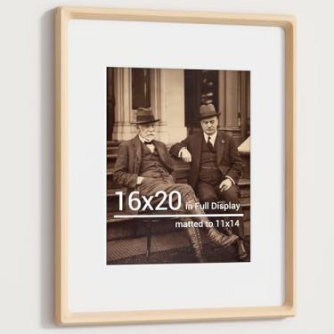 Imagem de Heimlove Porta-retratos de 40,6 x 50,8 cm, de bordo natural, de madeira original, feito à mão, com tapete para exibição de fotos de formatura de 28 x 35,5 cm, imagem de família, foto de casamento