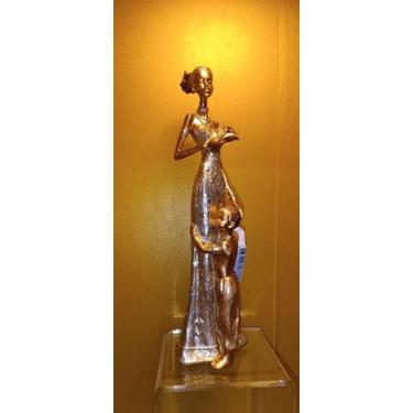 Imagem de Estatua africana dourada com filhos resina decorativo 28cm - Zona Livr