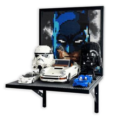 Imagem de Gemutlich Prateleira de exibição flutuante de madeira para tijolos de construção – placa de base de pino 50 × 50, suporte de exibição de madeira montado na parede para miniaturas Lego e criações de