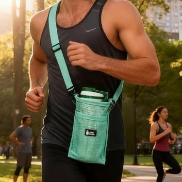 Imagem de Suporte leve para garrafa de água com alça de ombro – fácil de limpar, com um bolso e feito especialmente para caminhadas e caminhadas.