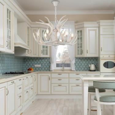 Imagem de Lustre retrô de resina com chifres, altura ajustável, soquete E14, luminária pendente para decoração de restaurantes, casas de campo, salas de estar, quartos, bares e cafés. Luminária de tet