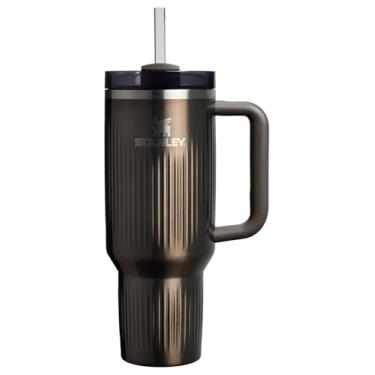 Imagem de Stanley Copo canelado Quencher H2.0 FlowState™ 1,134 g Gunmetal Shine (caixa)