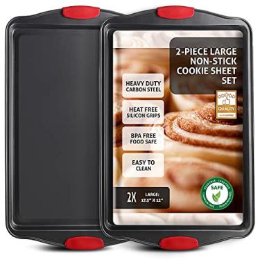 Imagem de Conjunto de assadeiras, conjunto grande de 2 peças de assadeira de biscoito com alças de silicone, assadeira de aço, assadeiras para forno, folhas de biscoito sem BPA para assar, conjunto