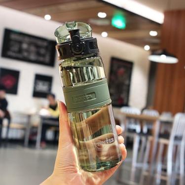 Imagem de Garrafa de água esportiva portátil de 500 ml com marca de escala, tampa flip-top à prova de vazamento e alça de transporte, garrafa durável sem BPA para academia, caminhadas, viagens - várias cores