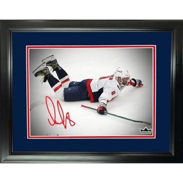 Imagem de Quadro Alexander Alex Ovechkin 895 Career Goals Record Washington Capitals Fac-Símile Gravação a Laser Assinatura Auto 28 x 35 cm Hockey Photo HOFSM Holo