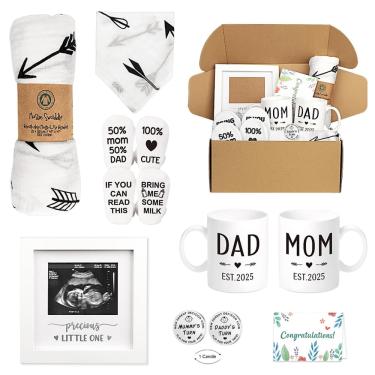 Imagem de Cesta de presentes para gravidez Blinking Stars New Mom & Dad Est 2025