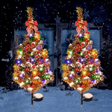 Imagem de 2 peças de luzes solares de árvore de Natal decorações ao ar livre, árvore de Natal movida a energia solar, estaca de jardim de Natal à prova d'água com luzes LED, frutas vermelhas, laço vermelho