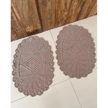 Imagem de Kit 2 Tapetes Oval Losango 70 x 45cm Crochê Artesanal (Café com leite)