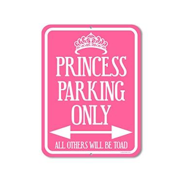 Imagem de Honey Dew Gifts Sinais engraçados, placa de estacionamento de princesa 23 cm por 30 cm decoração de quarto de princesa, feita nos EUA, HDG-1215