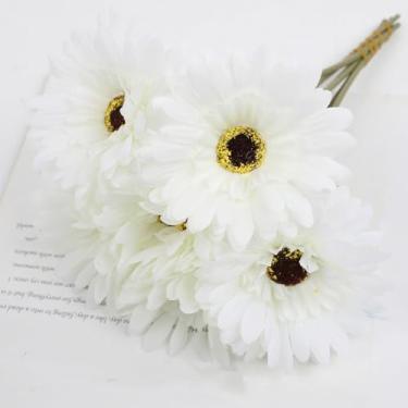 Imagem de Buquê de 6 flores artificiais de gérbera de seda, decoração de mesa para casamento, varandas, margaridas falsas, crisântemos, decoração para festa e casa (um buquê com 6 peças/branco)