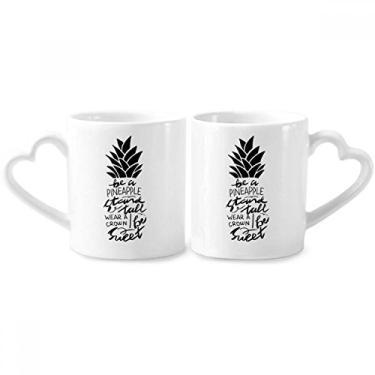 Imagem de Be a Pineapple Stand Tall Sweet Quote Conjunto de canecas de porcelana para casais, coração de cerâmica