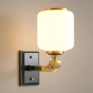 Imagem de MINJING Luminária de parede de latão moderna, luz de parede de cobre pós-moderna com persiana de tambor de vidro branco leite, luminária elegante para decoração de casa para sala de estar