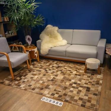Imagem de Tapete de Couro Quadriculado Mix Marrom Taupe 2x1,5m com placas de 7x7cm