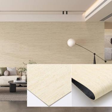 Imagem de Painéis de parede 3D destacam e colam – 39.9 cm x 279.4 cm PVC Faux Travertine Texture, revestimento de parede impermeável autoadesivo, parede de destaque DIY, fundo de sofá e decoração de casa