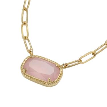 Imagem de DEPHINI Colar com pingente feminino – Colar com clipe de papel banhado a ouro 18 K com zircônia cúbica de corte esmeralda rosa – Presente moderno para ela, Small, Metal, Zircônia cúbica