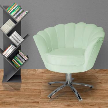 Imagem de Poltrona Estofada Com Base Giratória de Metal Pétala Veludo Verde Chá - LM DECOR