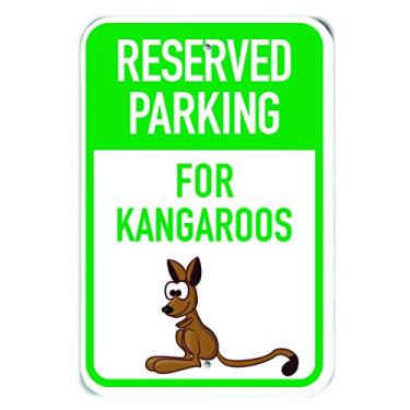 Imagem de PetKa Signs and Graphics PKRP-0159-NP_ Placa de plástico "Reserved Parking for Kangaroos (Canguru bebê)", 30,5 x 45,7 cm, desenho animado canguru bebê