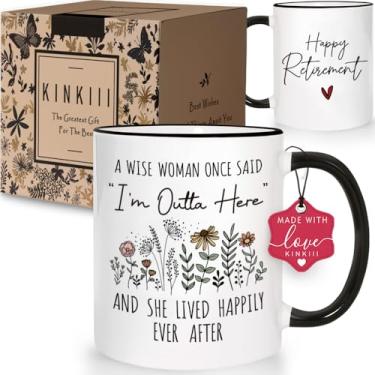 Imagem de Caneca de café engraçada de aposentadoria presentes para mulheres, bem-humorado "A Wise Woman Once Said I'm Outta Here", presente de aposentadoria feliz para colega de trabalho, avó, mãe, enfermeira