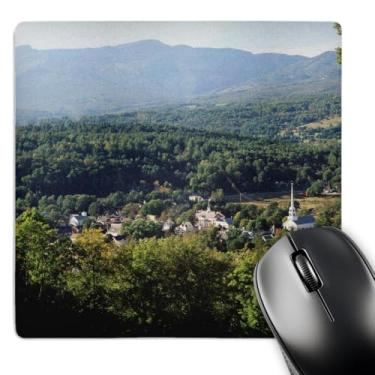 Imagem de 3dRose Vista da cidade com montanha, Stowe, Vermont, EUA - US46 WBI0050 - Mouse pad, 8 x 8 polegadas (mp_147692_1)