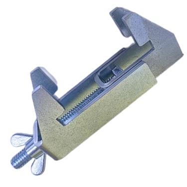 Imagem de Trava de Fixação para Módulo e Palco Praticável, Material Resistente, Instalação Rápida, Sistema de Travamento Seguro, Prata, Auratec, 1 Unidade