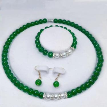 Imagem de "Conjunto de brincos de colar de contas de jade falso para presente de mãe pulseira de contas verdes com colar de jade simulado de pérola com diamante elegante conjunto de ornamentos para irmã avó
