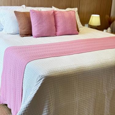 Imagem de Kit peseira manta trico cama casal queen king para sofá com 2 almofadas decorativa cama posta (Rosa Claro, Queen)
