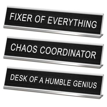 Imagem de 3 peças Chaos Coordinator Fixer of Everything Desk of a Humble Genius placas de mesa engraçadas com placa de mesa preta, placa de identificação novidade placa de escritório decoração de escritório