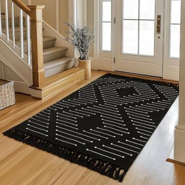 Imagem de Tritard Tapete de área lavável Boho 7,5 x 12,5 cm – Tapete leve de algodão para entrada de quarto com borlas, tapete asteca fino de fazenda para cozinha, banheiro, entrada, sala de estar, preto e