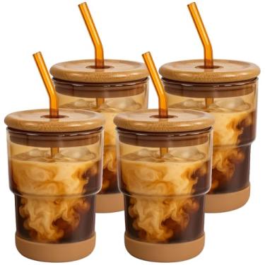 Imagem de Zukro Copo de água de vidro de 400 ml com canudo e tampa de bambu, copo de café gelado de parede grossa reutilizável com bota de silicone, copos de vidro fofos para matcha, chá gelado, presente para