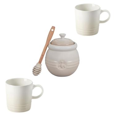 Imagem de KIT LE CREUSET 2 CANECAS 100ML E POTE DE MEL EM CERÂMICA MERINGUE