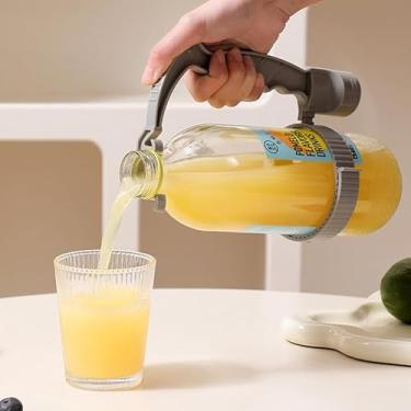 Imagem de Alça de garrafa de refrigerante 2 em 1 com abridor de tampa, alça universal para dispensador de bebida para garrafas grandes de bebidas, alça fácil de despejar para cola, suco, água e cerveja