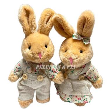 Imagem de Casal Coelhos C Roupa Jardineira De Pelúcia 14cm - Jg 02casais - PELUC