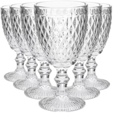 Imagem de Tacas de vinho com textura de abacaxi, transparente, para celebrar, refinado.