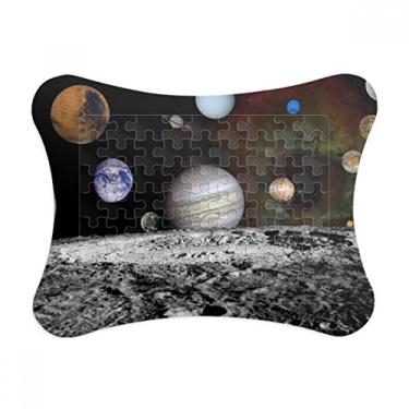 Imagem de Moldura de quebra-cabeça para decoração de imagem do universo escuro de muitos planetas