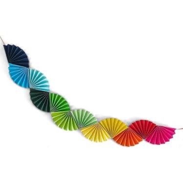 Imagem de Guirlanda de leque de papel de casamento, com fundo de arco-íris, guirlanda de festa para pendurar no teto, banner para decoração de teto - 1,5 m, bandeiras 3D para festa de aniversário, decoração de