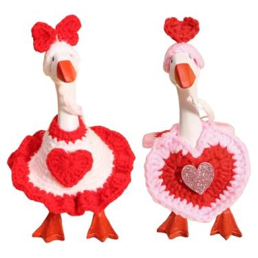 Imagem de Ksheria Conjunto de 2 unidades, 17,78 cm, roupa de ganso com coração de dia dos namorados, mini varanda de ganso, roupas para quintal, gramado, pato para escola, sala de aula, cimento, plástico