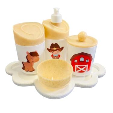 Imagem de Kit Higiene Baby Cowboy Menino c/bandeja em MDF (Nuvem Branca/madeira)