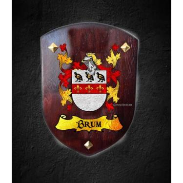 Imagem de Brasão da família Brum ( com adorno) na madeira tamanho 31cmx41cm - @m