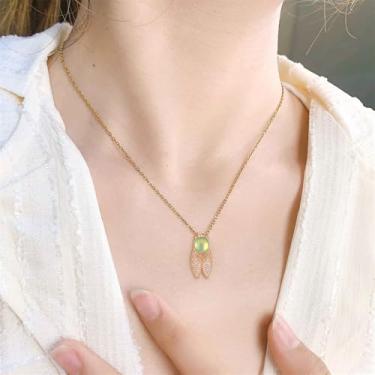 Imagem de Colar feminino delicado com pingente de cigarra de zircônia cúbica, banhado a ouro, delicada, pedra verde, cristal, pingente de animal, corrente ajustável, presente de aniversário, férias, 45,7 cm