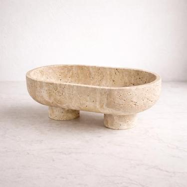 Imagem de STONE COUTURE - Tigela de frutas travertino natural com suporte, decoração de cozinha de mesa central de ilha, tigela chave para mesa de entrada, decoração moderna orgânica para casa, tigelas grandes