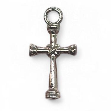 Imagem de Pingente Cruz Detalhada Prata Proteção e Ajuda Espiritual