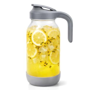 Imagem de Sursip Jarra de vidro de 1,8 l com tampa de bico de despejo, jarro de vidro de 2 litros para geladeira, hermético e à prova de vazamento, jarro de água antiderrapante de boca larga para café frio