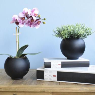 Imagem de Flor Artificial Arranjo de Orquídea Lilás 3D no Vaso de Vidro Preto Fo