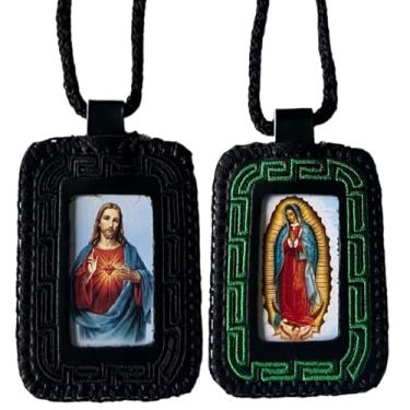Imagem de Escapulários religiosos mexicanos feitos à mão – Pacote com desenhos variados – Vinipiel durável com detalhes tecidos à mão – Colar devocional católico espiritual (6,3 cm x 9 cm), Medium, Couro