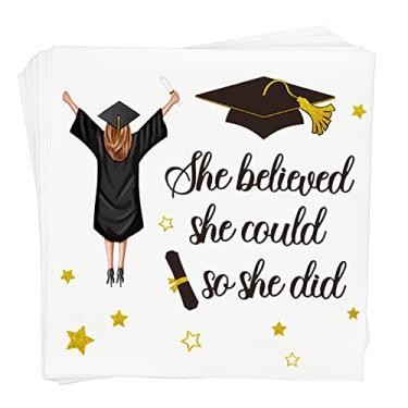 Imagem de Guardanapos She Believed She Could So She Did, guardanapos de formatura 2022, guardanapos de decoração de festa de formatura para meninas, decorações de festa de formatura 2022 para ela, (12,7 x 12,7 cm, pacote com 25
