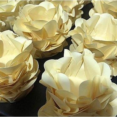 Imagem de Forminhas para Doces Finos - Kit 40/120 Formas Flor Decorativas | Ideal para Casamentos, Festas e Cupcakes (Style - Vanilha,40)