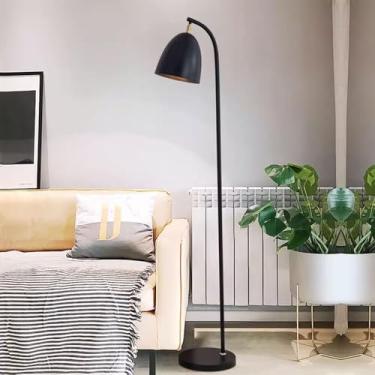 Imagem de Luminária de chão clássica preta, ajustável, estilo nórdico minimalista, vertical, ideal para leitura em ambientes internos. Luminária de chão decorativa para sala de estar e quarto.