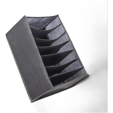 Imagem de Caixa organizadora com 9 compartimentos, ideal para guardar roupas, meias ou como gaveteiro.